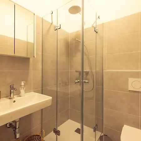 Leonart Living 11 *